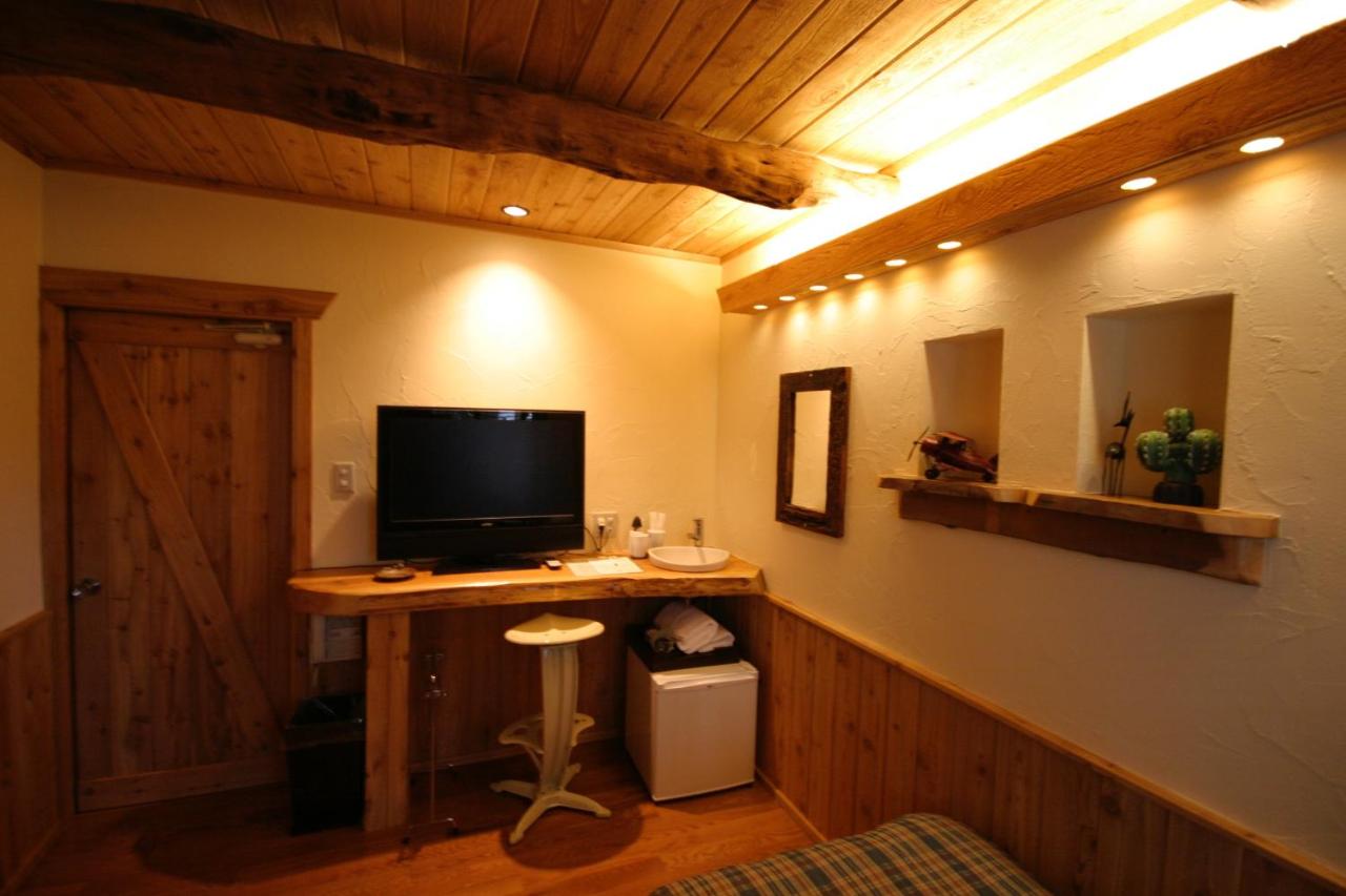 101 Superior Twin Room with Shared Bathroom