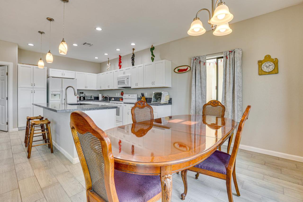 7 Mi to Golf: Mtn-View Retreat in Bullhead City - Chambres d'hôtes Bullhead City
