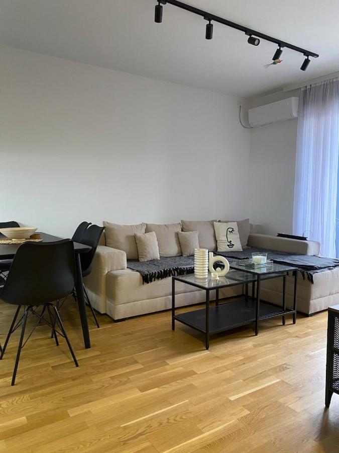 New, modern apartment - Bed and Breakfast Novi Sad