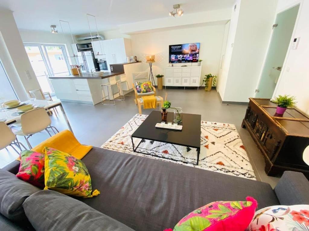 Airy and spacious 3 Bedroom w terrace&parking - B&B
