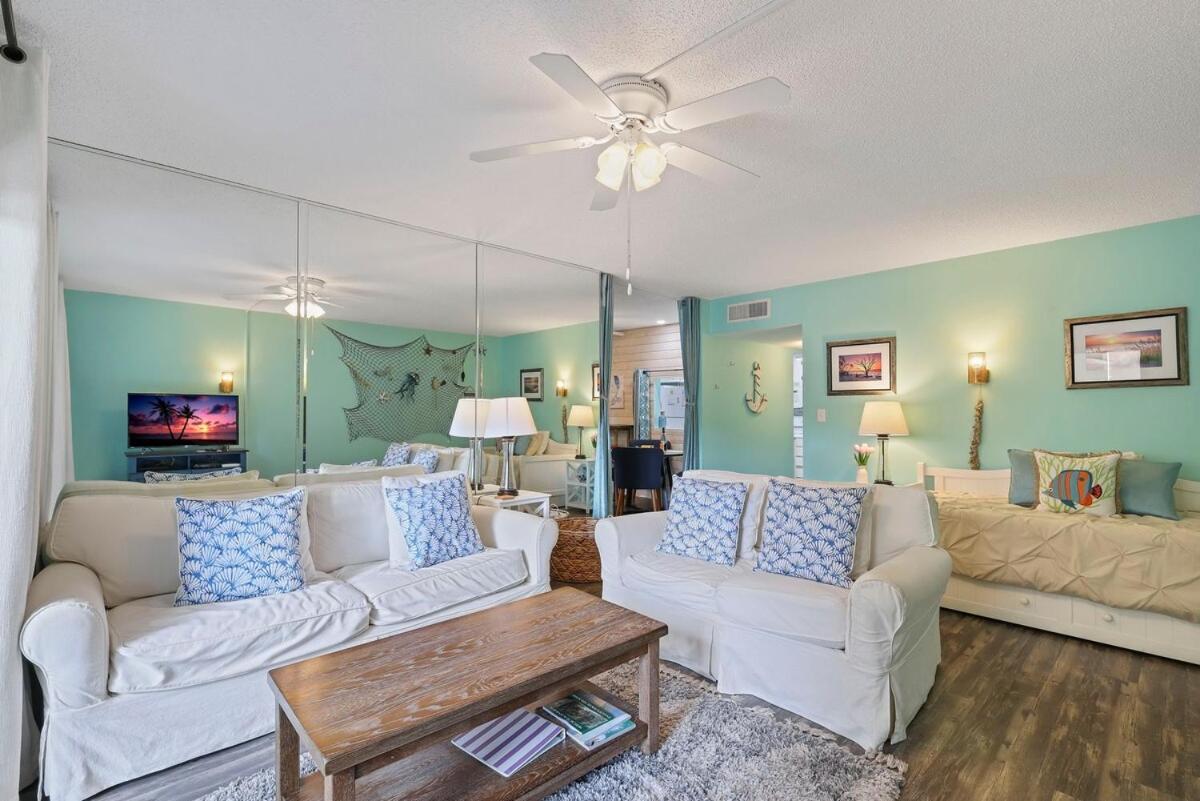 Surfside Hideaway - B&B