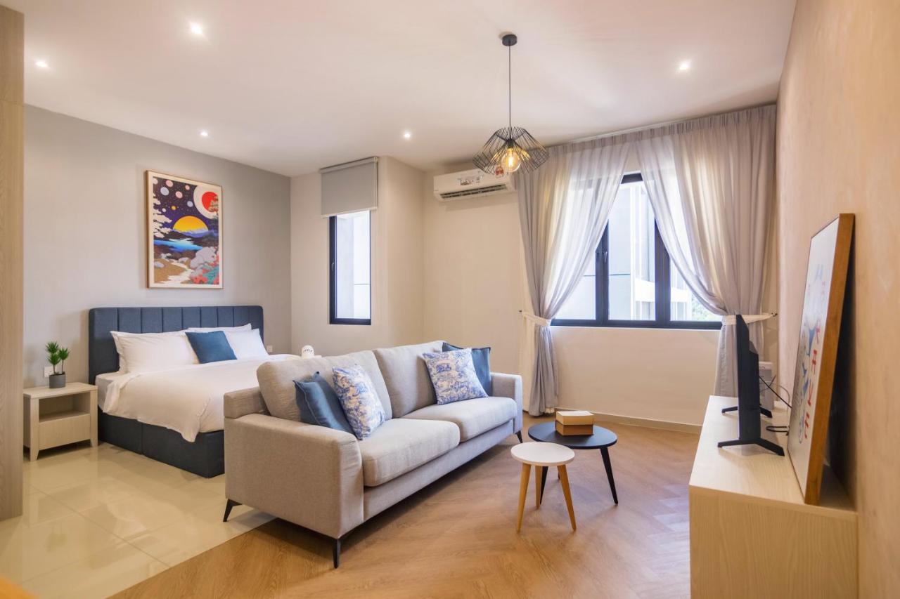 Studio Apartment with King Bed