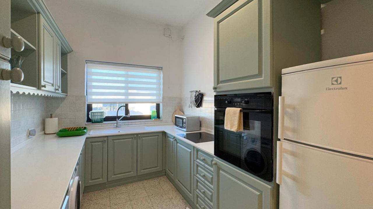 Spaciously Cosy 3BD Accomodation in Ta Xbiex - Yacht Marina & Valletta Views - B&B Ta’ Xbiex