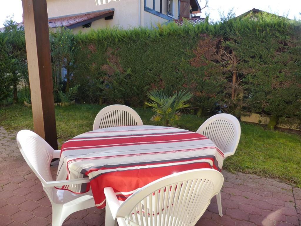 CAPBRETON Résidence LE BOSQUET AUX ECUREUILS Villa avec piscine en copropriété - Chambres d’hôtes Capbreton