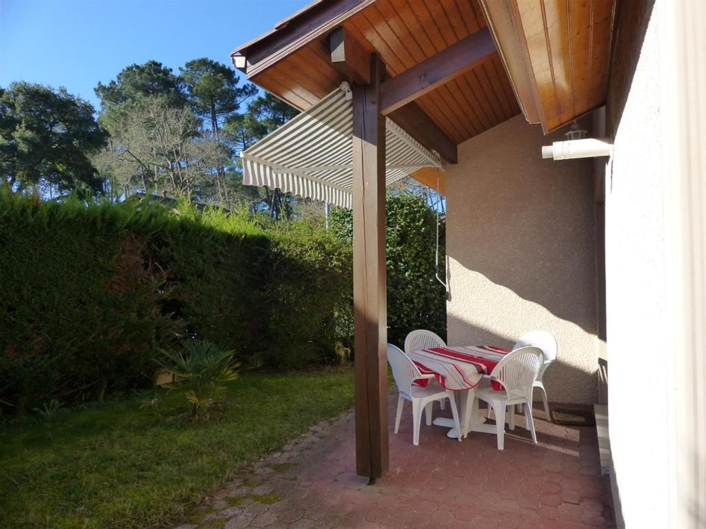 CAPBRETON Résidence LE BOSQUET AUX ECUREUILS Villa avec piscine en copropriété - Ferienwohnung Capbreton