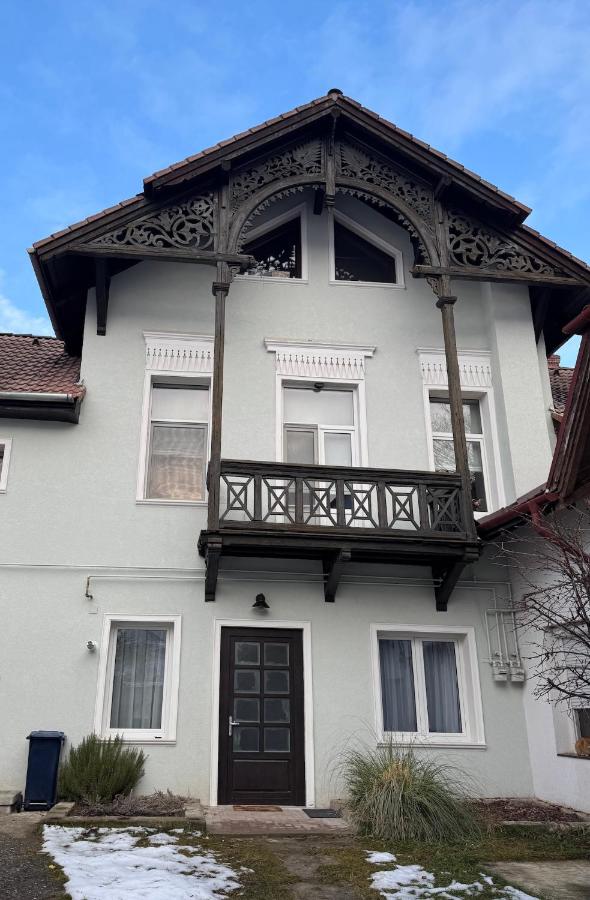 Old Town Escape - Ferienwohnung