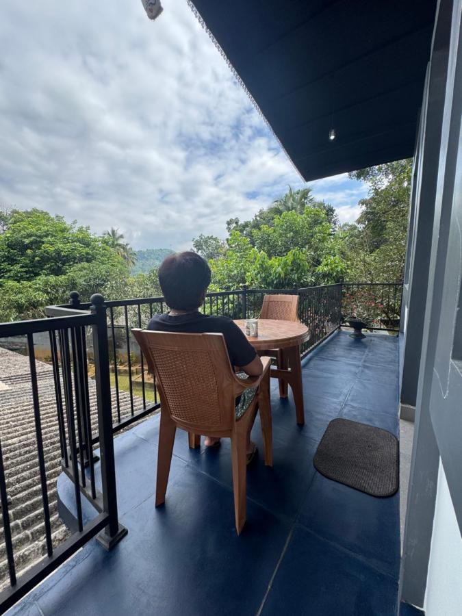 charlotte inn - B&B Gampola