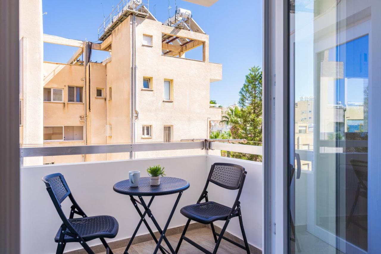 Vibe - 1 Bedroom Apartment W Balcony in Larnaca - B&B
