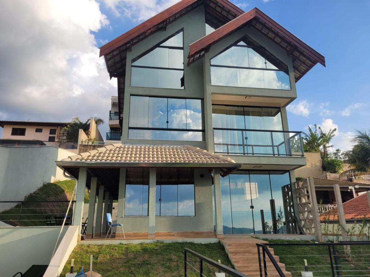 Casa nova, piscina e vista para as montanhas - B&B