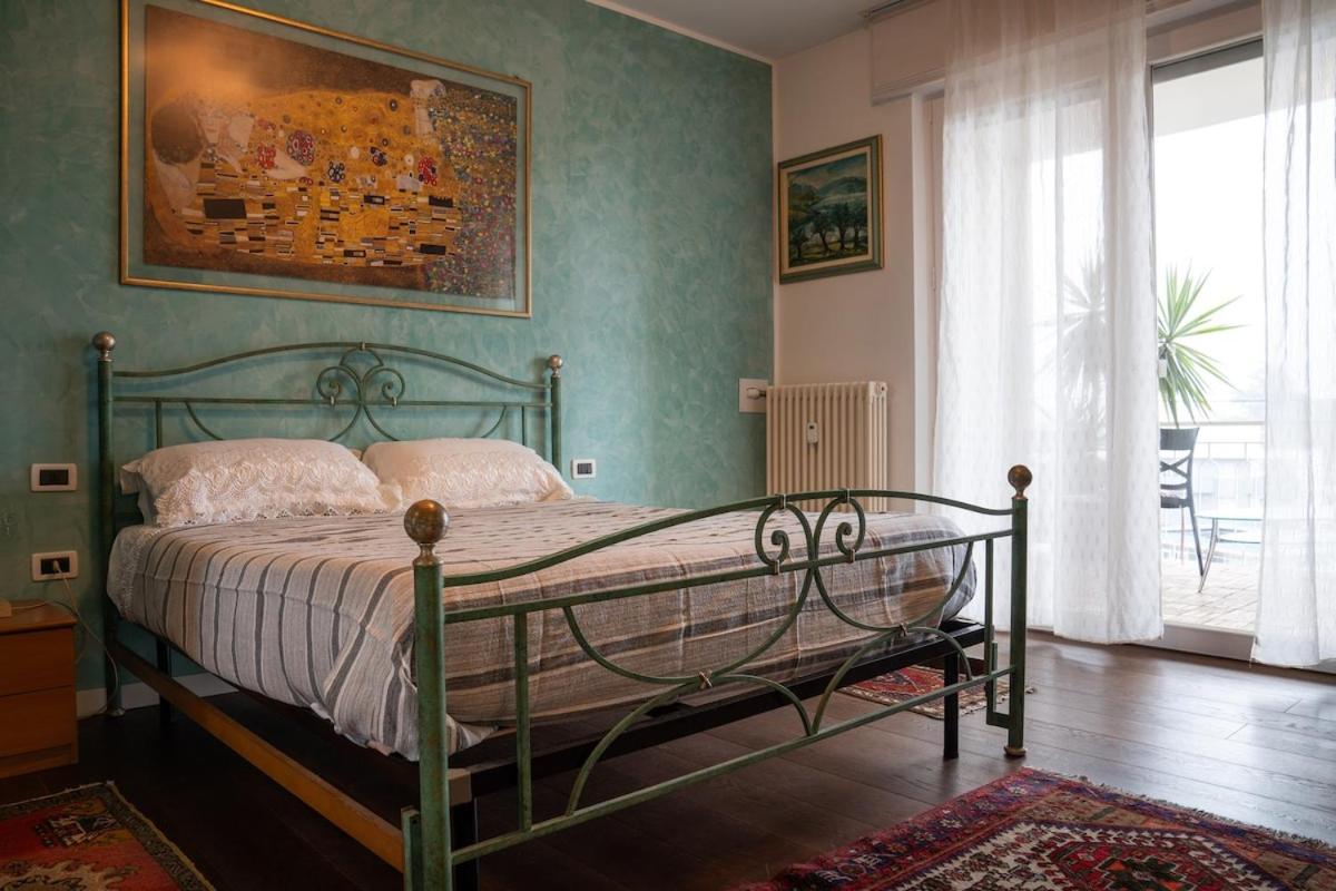 Elegante Alloggio con Parcheggio Gratuito - B&B