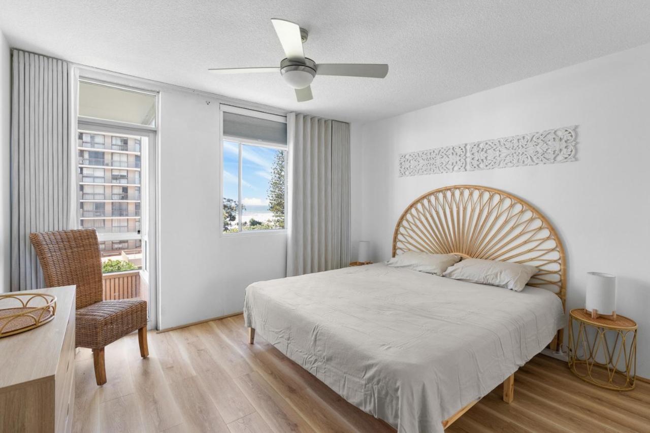 Two-Bedroom Apartment with Balcony and Sea View