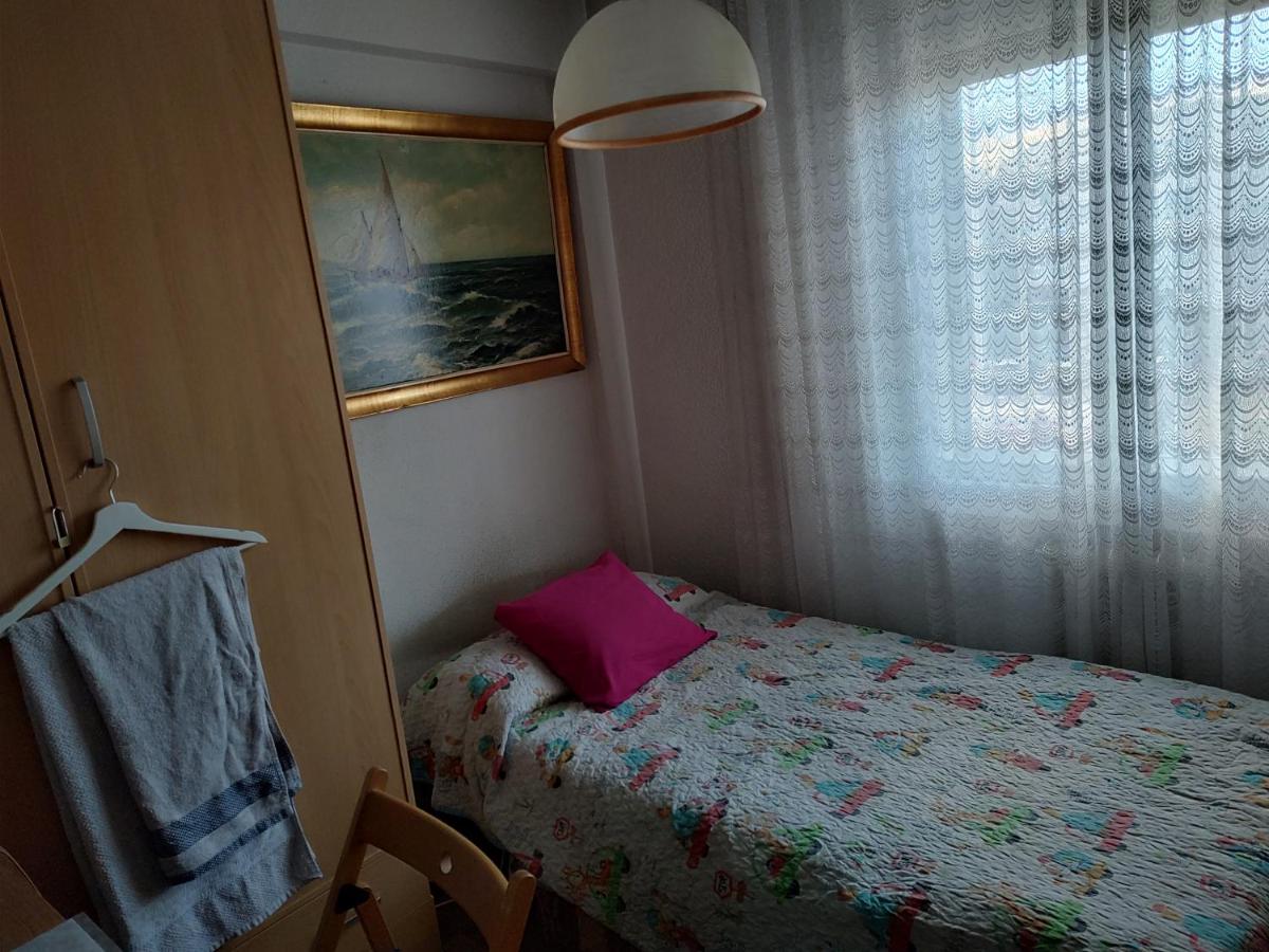 Habitación Privada Alameda de Osuna - Chambres d’hôtes Madrid