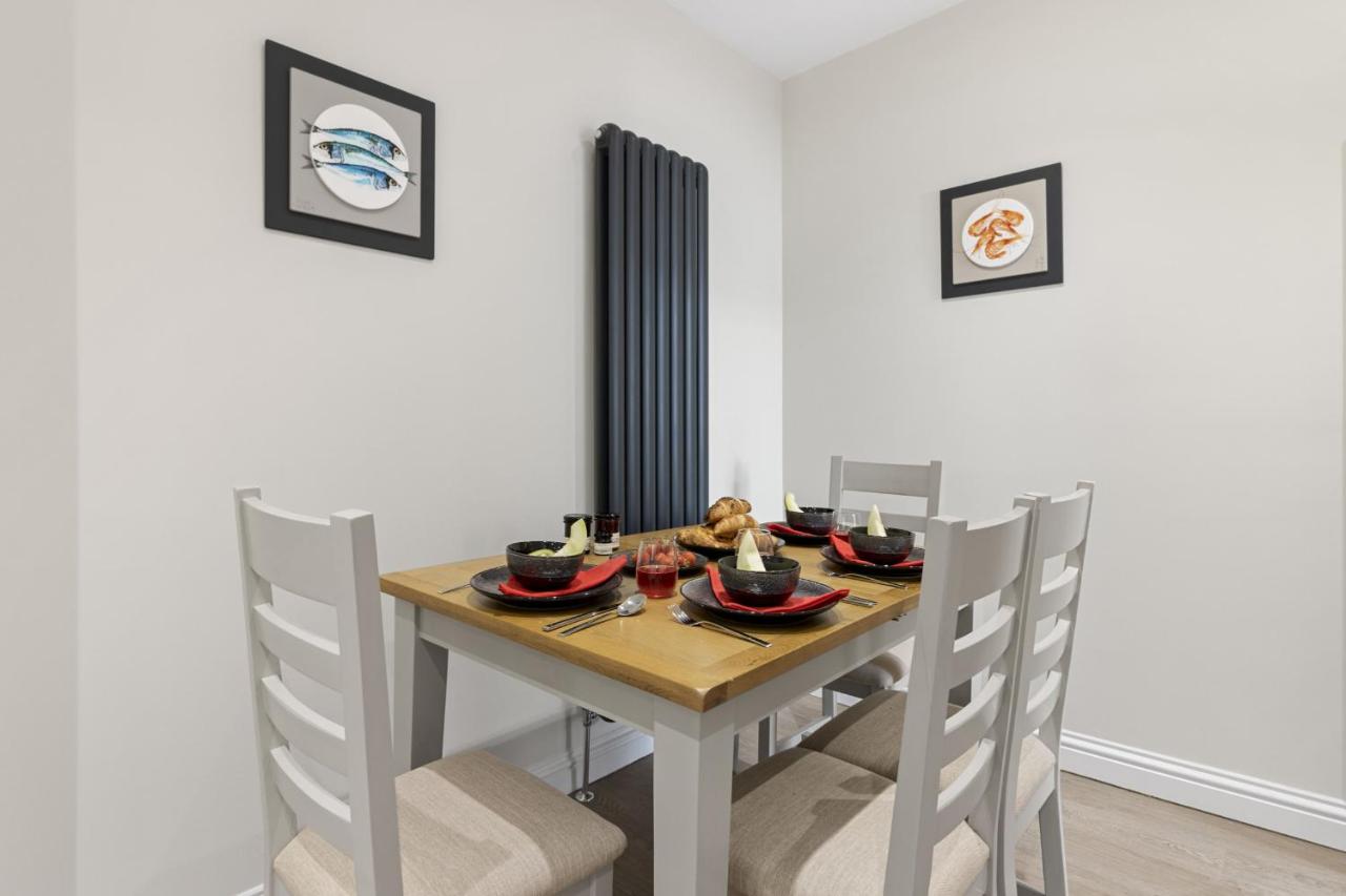 The Heart of Brixham, Bolton Plaice, Luxury Apartment - Chambres d'hôtes Brixham