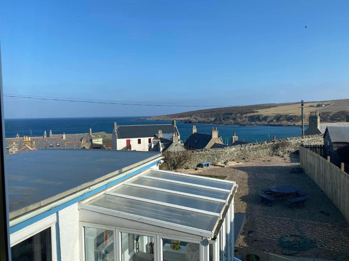 Number Forty Two, Portsoy - A 3 bedroom cottage with sea views - Chambres d'hôtes Portsoy