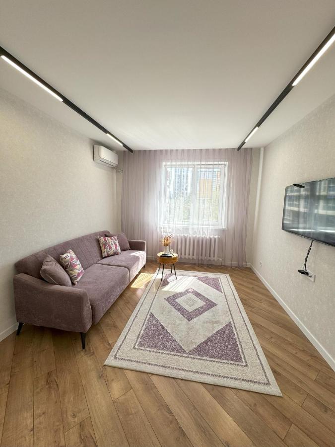 ЖК Времена года Осень двух комнатная квартира на левом берегу - Ferienwohnung