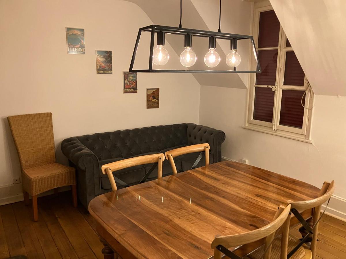 Old Charming Rustic Swiss Mansarde 60m2 Center Burgdorf Parking Small Bath - B&B Burgdorf