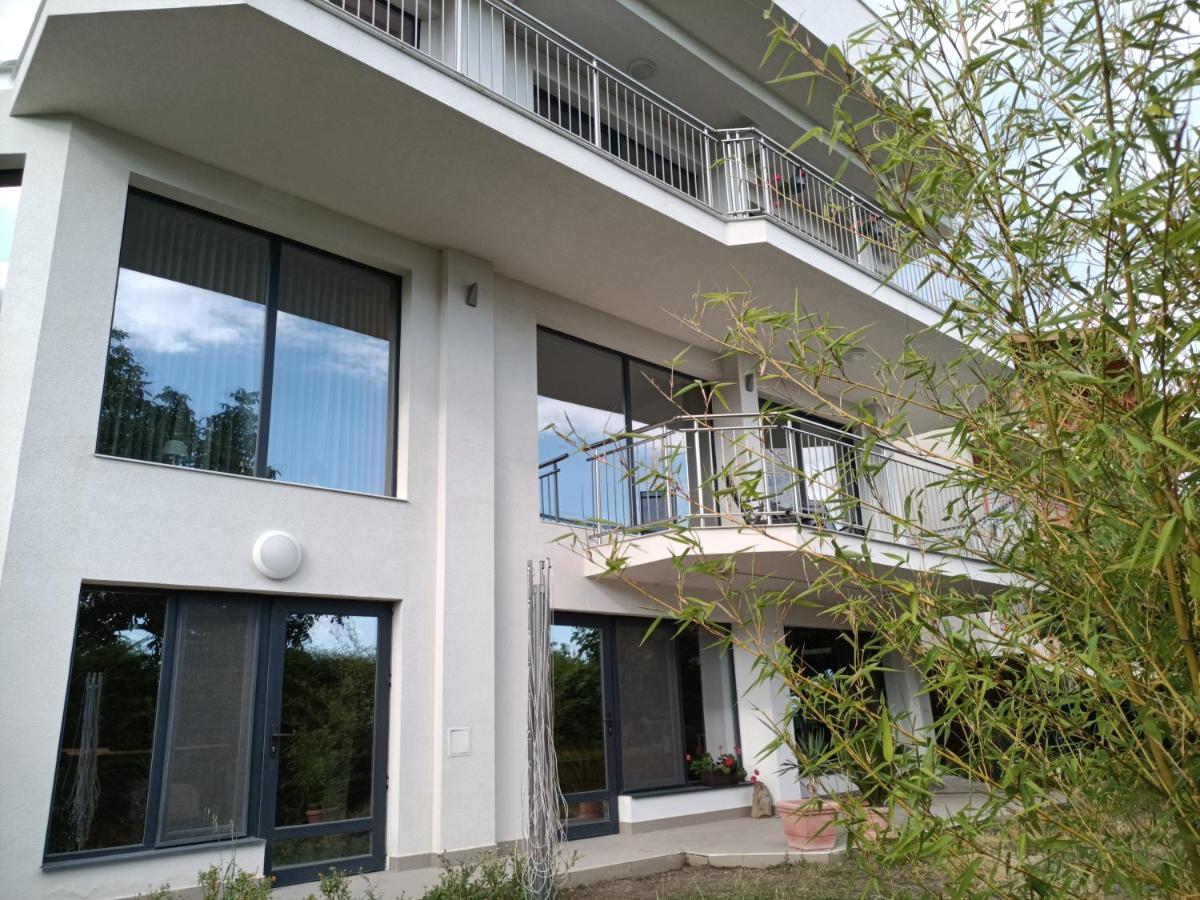 Apartamento de 2 dormitorios con vistas al océano