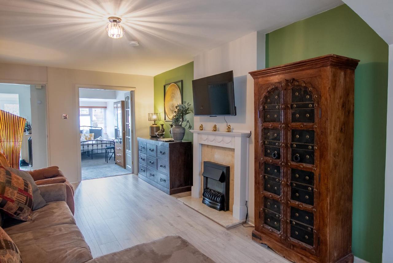Spacious modern house w 2x bathrooms and parking - Ferienwohnung Oxford