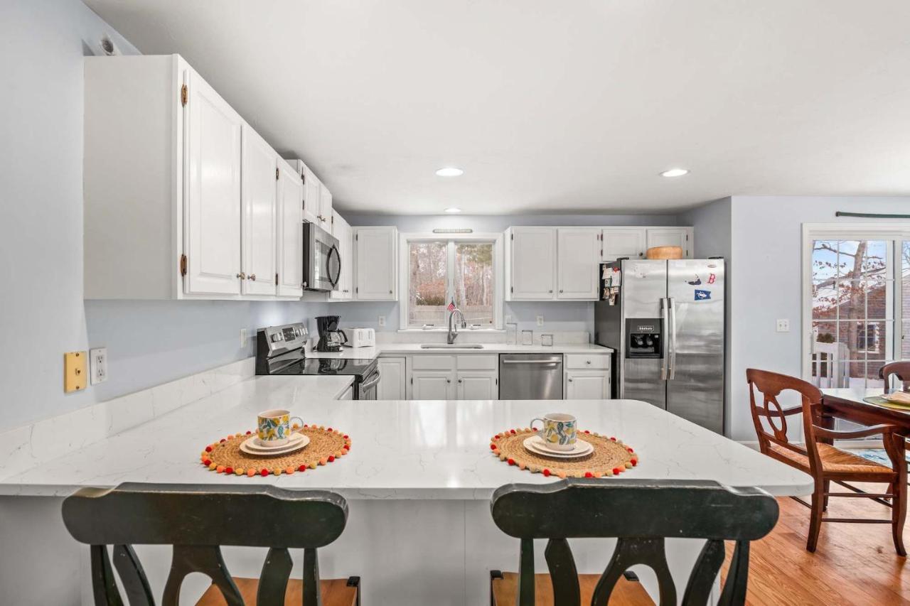 Cozy Bungalow Close to Downtown - B&B Harwich