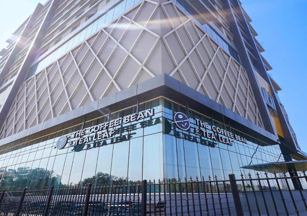 LMY Elysium Tower Sky Views Executive Apartments Facing Centaurus Mall Islamabad - B&B Islamabad