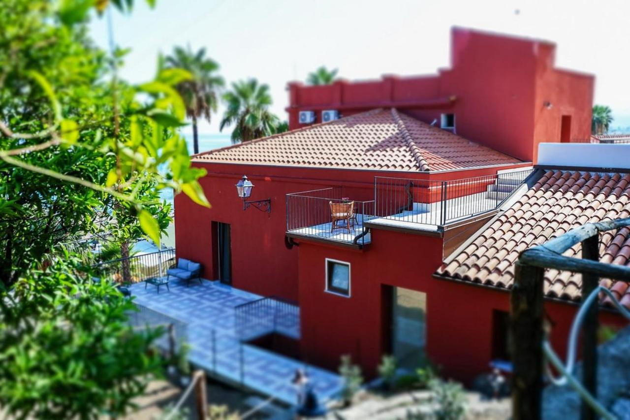 Dimora Burrafato - Antico Palazzo sul Lungomare - B&B