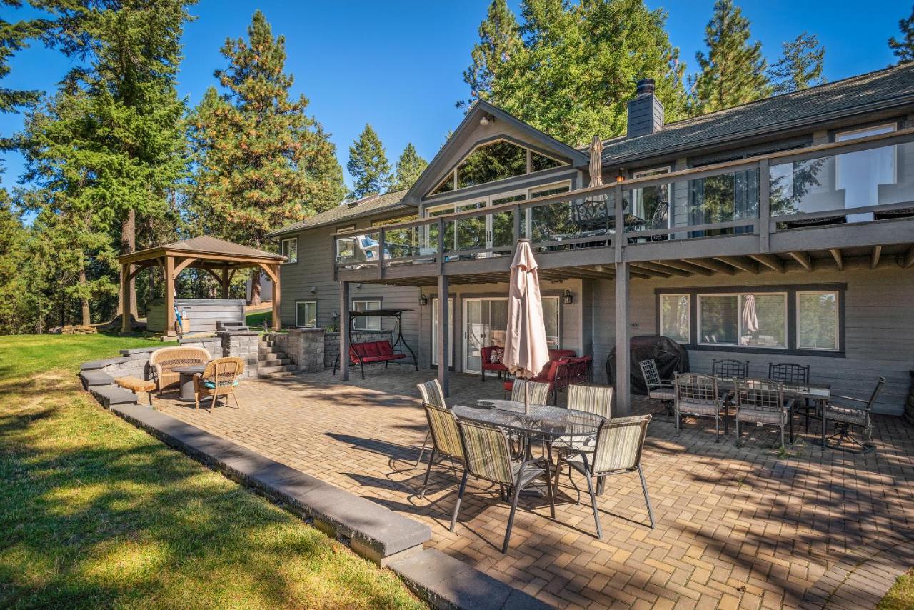 4BR 3 and half Bath with Spa Whirlpool and Playground for 14 guests - B&B