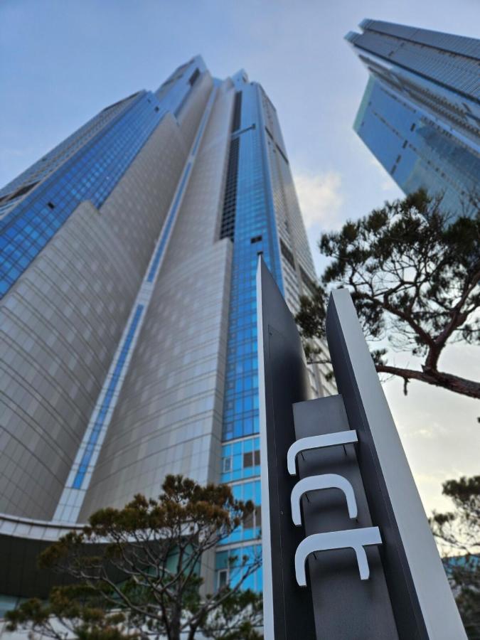 3B3B Luxury Beach Condo with Breathtaking Views - B&B Busan