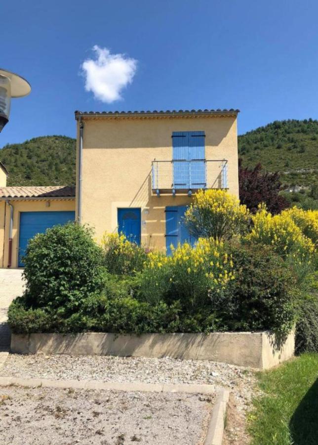 Fitis ! 6 person villa with 1 pool on a residence - B&B Castellane
