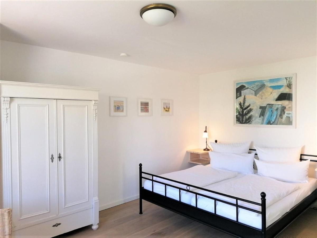 Apartment with Shower