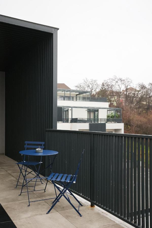 Luxury Landing 11 - centrally located accomodation with private parking Targu Mures - Chambres d’hôtes Târgu Mureş