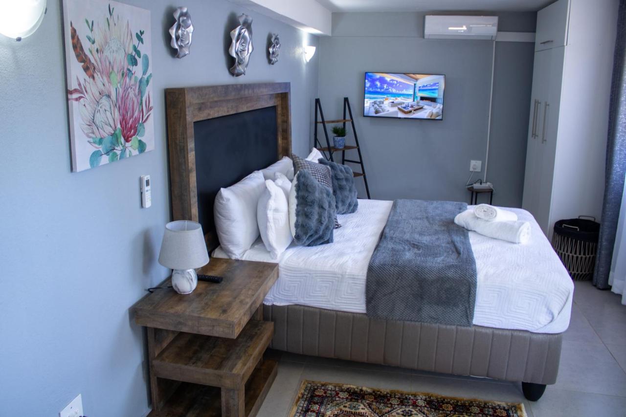 Estudio con vistas al jardín