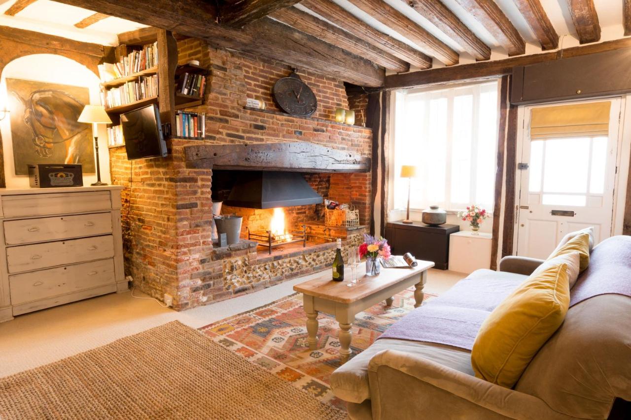 Tudor Cottage - B&B