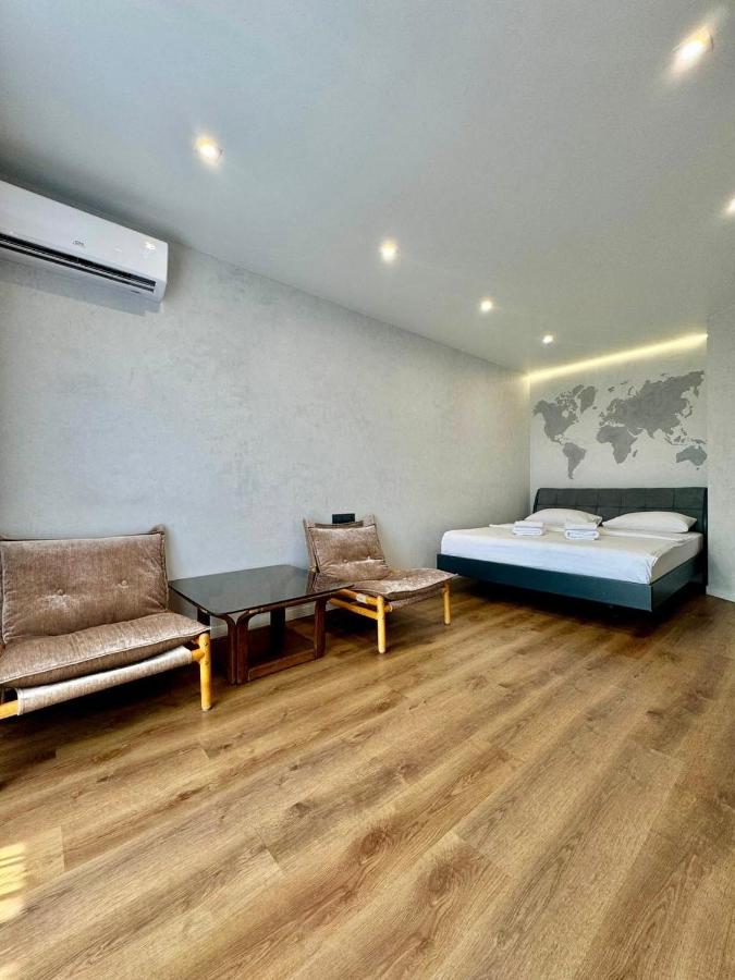 ApartPoltava Сонячний парк, історичний ЦЕНТР Найновіший будинок Сучасний дизайн Легка розкіш Тропічний душ ЗВІТНІ ДОКУМЕНТИ - Chambres d'hôtes Poltava