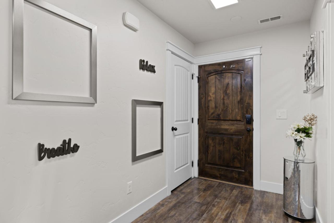 Queen Room with Shared Bathroom
