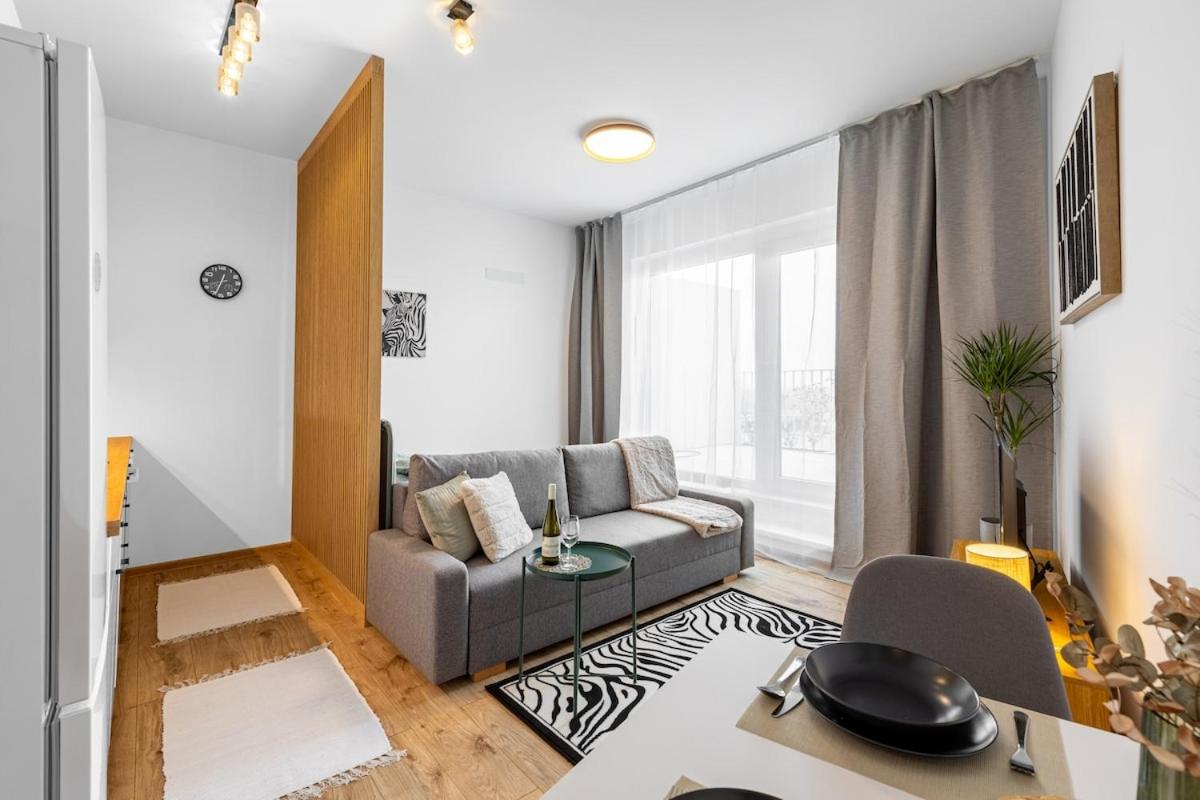 Relax in Style Studio w Stunning Outdoor Space - B&B