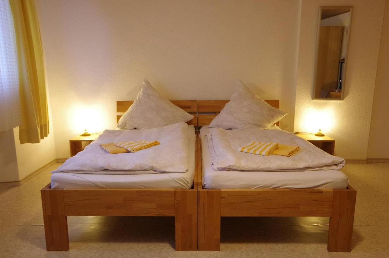Zweibettzimmer mit Gemeinschaftsbad