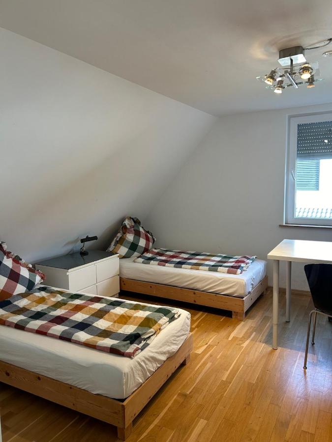 6 Zimmer Apartment OG, nähe München - B&B