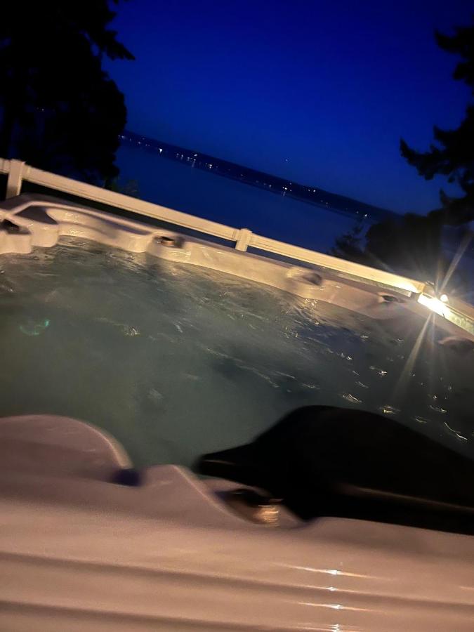 Brinnon Retreat - Bed and Breakfast