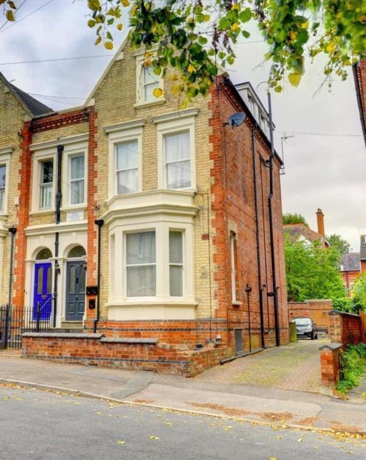 Cozy Leicester Apartment with 2 Bedrooms - B&B