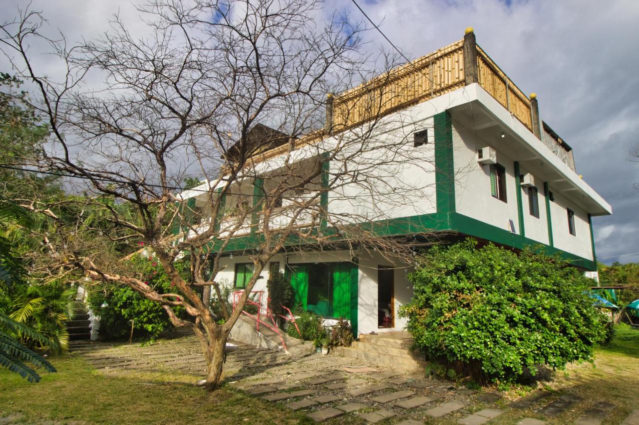 Casa Luntian Lodge and Cafe - Bed and Breakfast Puerto Galera