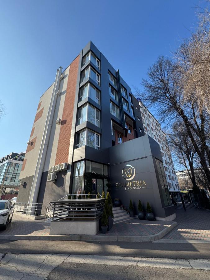 RentNow Family Large Apartment near Park - B&B