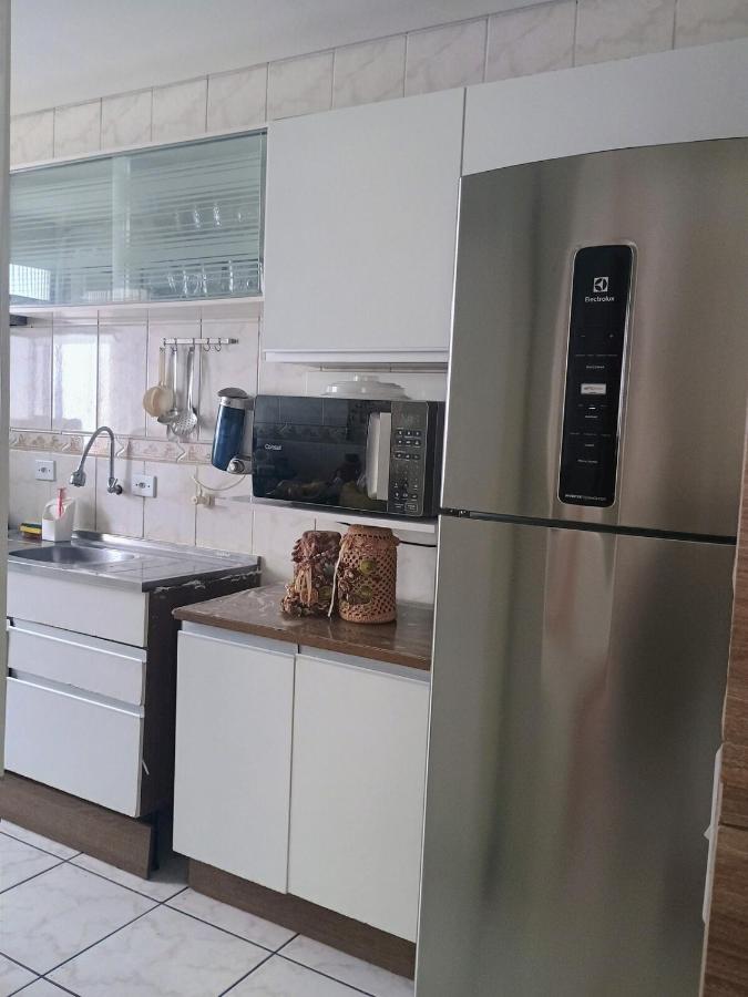Apê na Guilhermina, 6min da praia 2 dormitórios, escadas - B&B