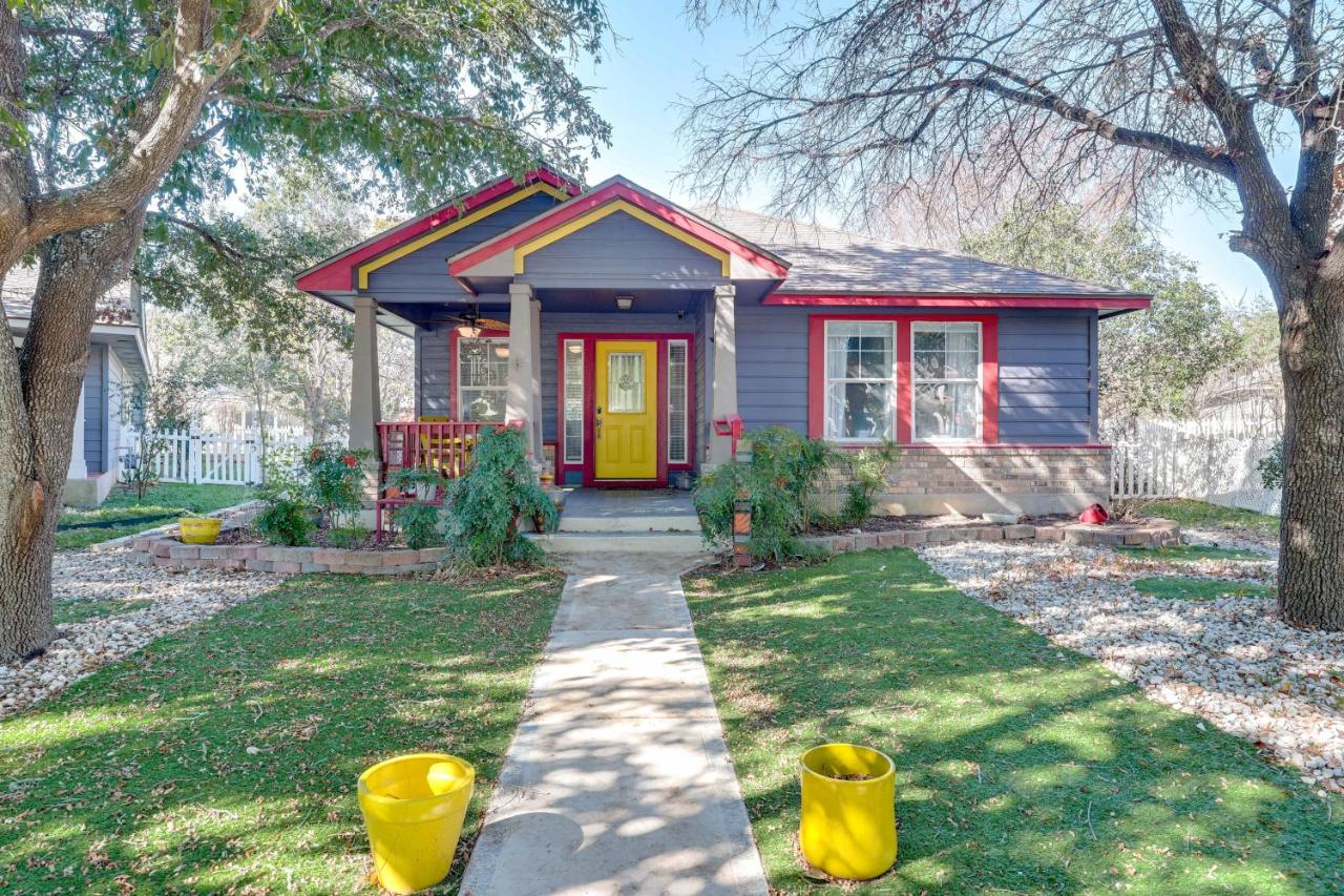 Boho-Chic Retreat with Yard, 22 Mi to Dtwn Austin! - B&B Kyle