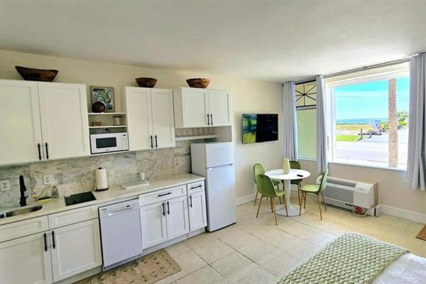 Little Harbor Resort #308 Tampa Bay FL Beach, Bayview, Pools - B&B