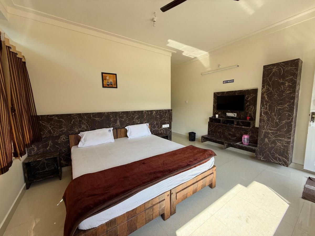 Double Room with Lake View
