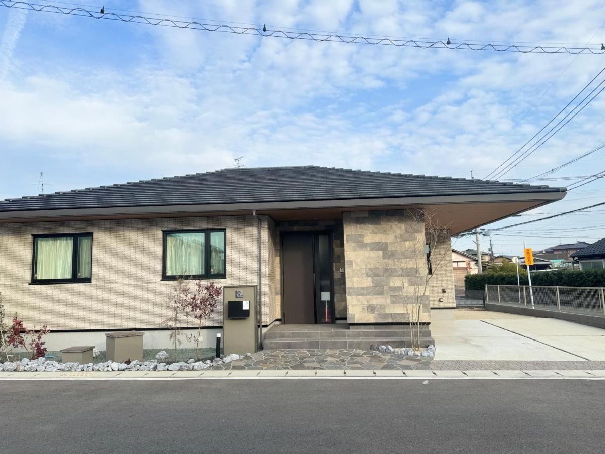 Akikawa Miyoshi 2 - B&B Fukumoto