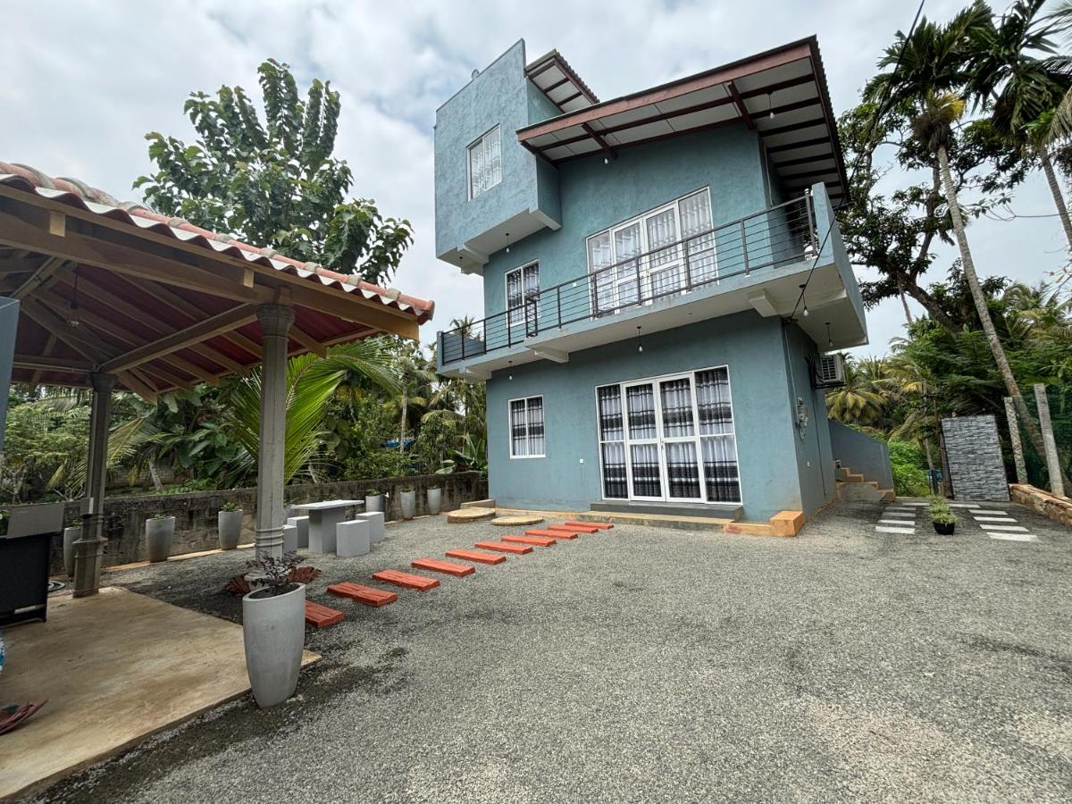 Noble Nest Hirikatiya - B&B