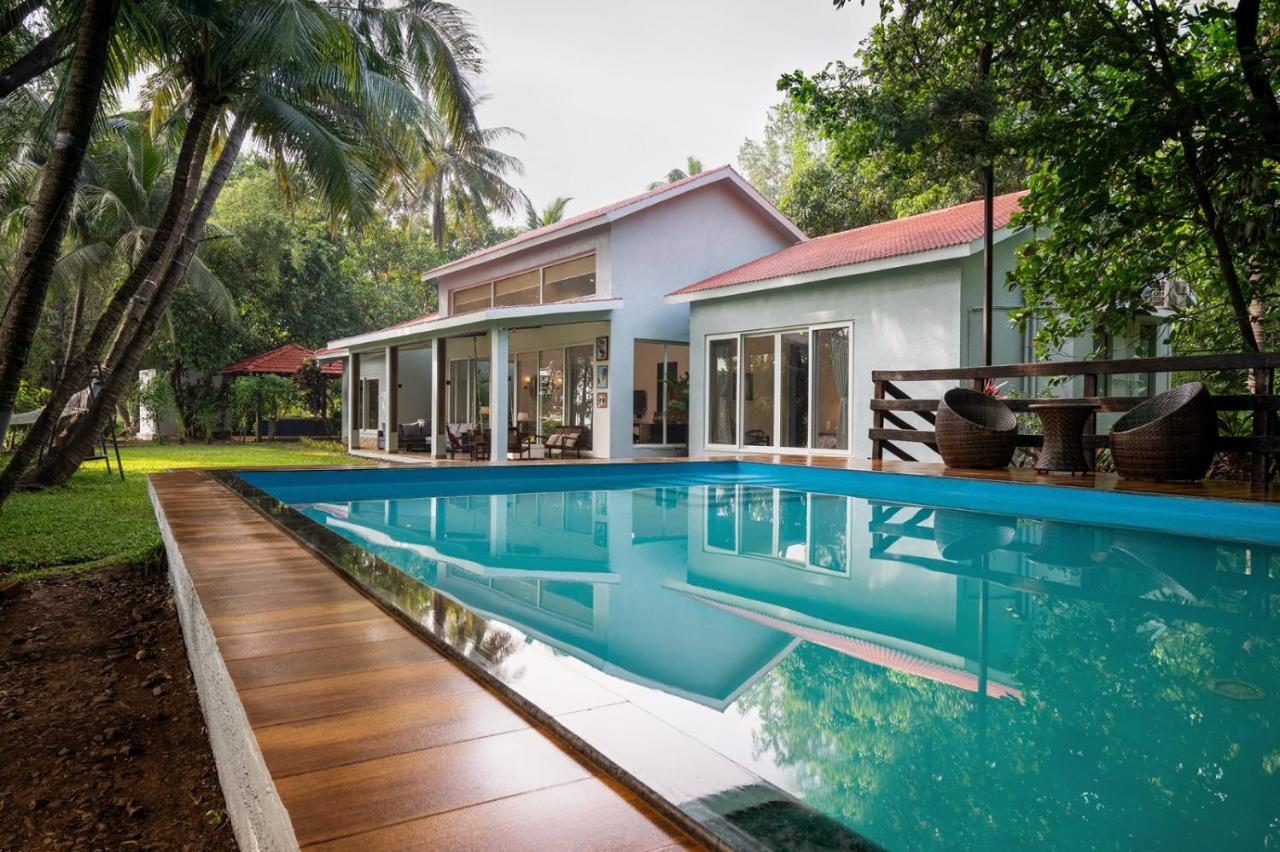 Banyan Tree Pool Villa at Surya River Thane - B&B