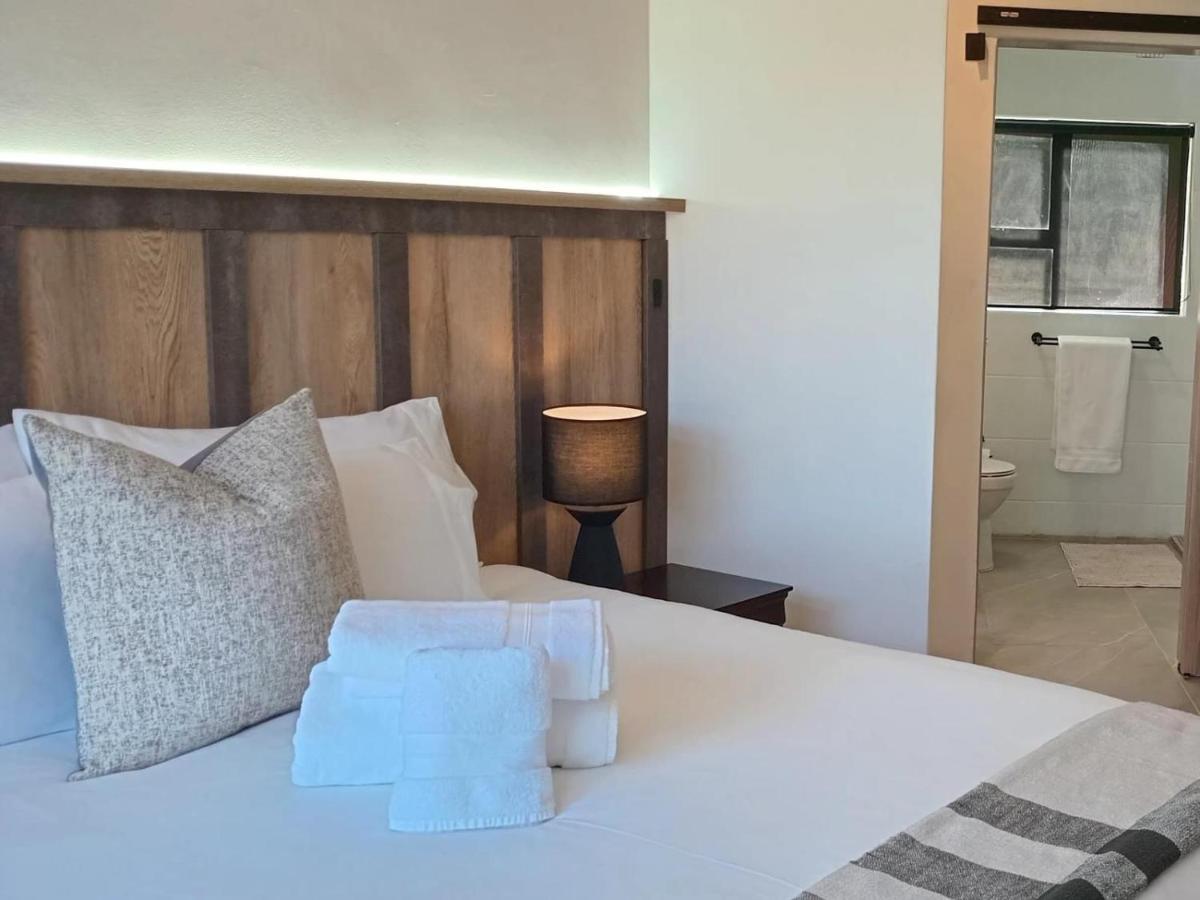 Honeymoon Suite
