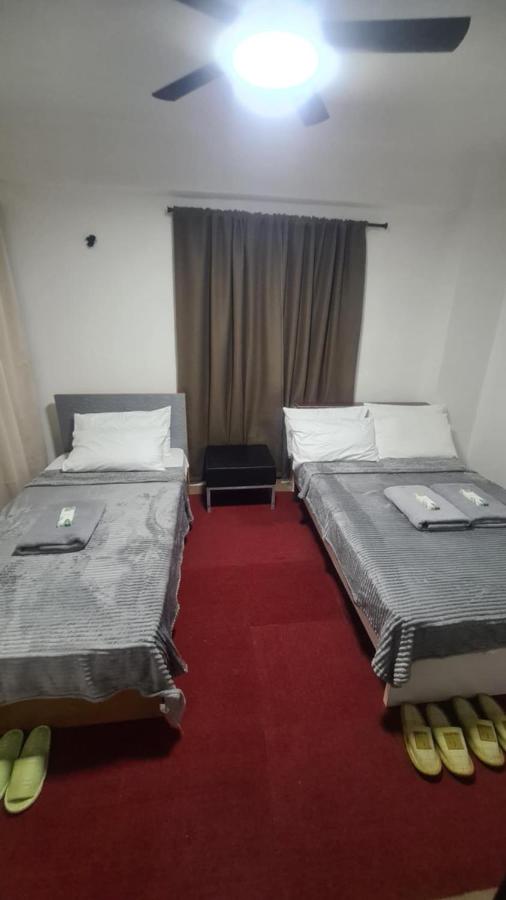 Chambre Familiale avec Salle de Bains
